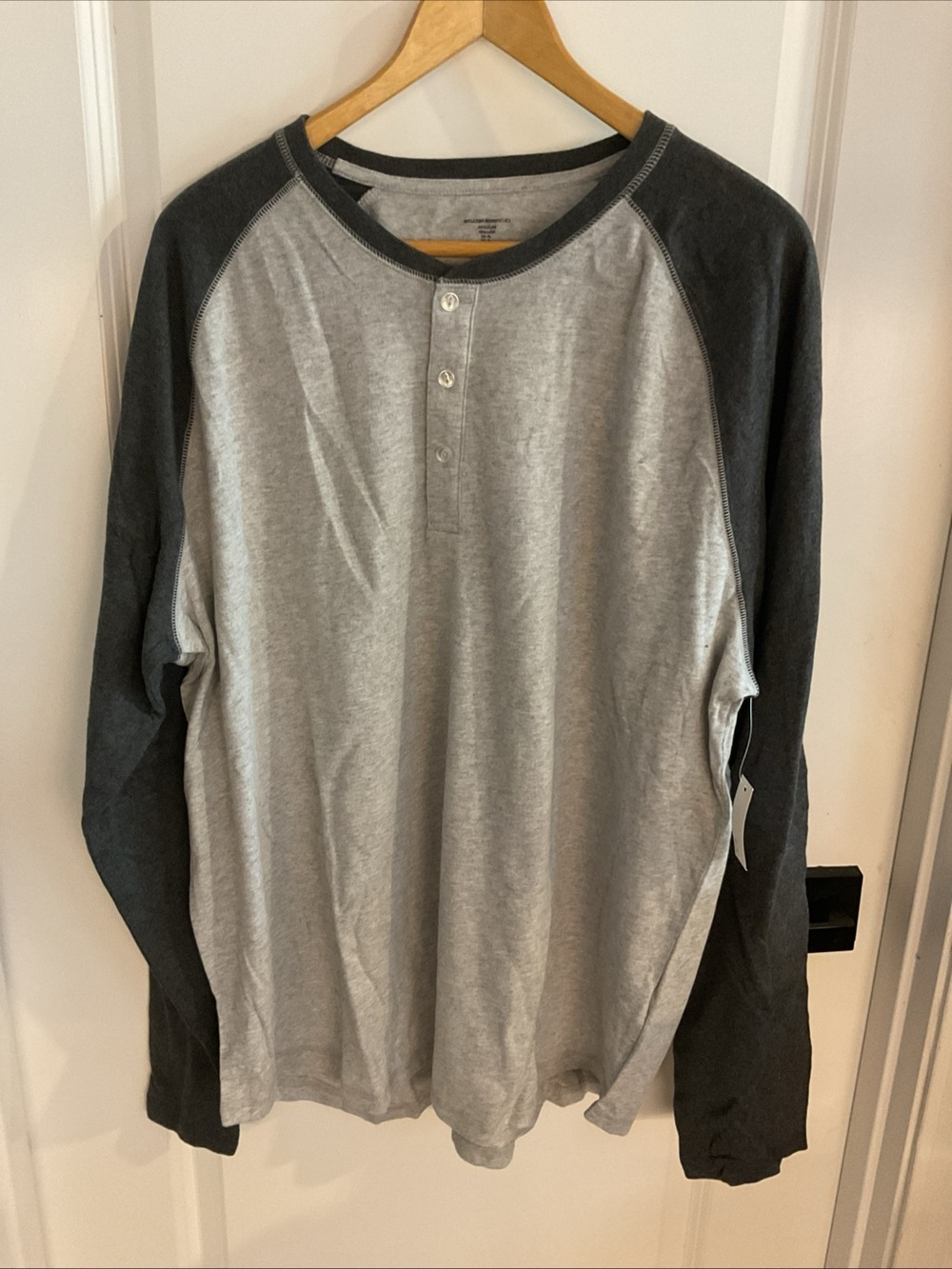 Amazon Essentials - Two-Tone Gray & Dark Gray Long-Sleeve Henley - Men’s Size XL